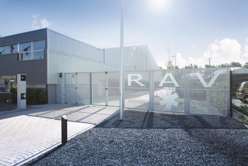 sGate bottom guided bi-fold gate