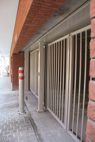 sGate top guided bi-fold gate