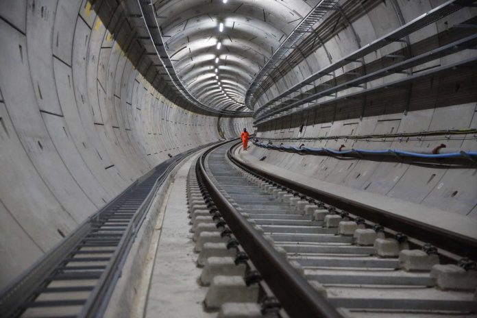 TfL borrow £350m for delayed Crossrail project Crossrail