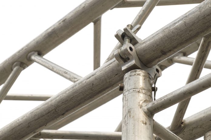 Company fined after scaffolding collapses onto primary school © Wichai Wongjongjaihan