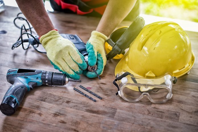 Construction earnings down by 1.6% in April Construction earnings, freelance tradespeople,