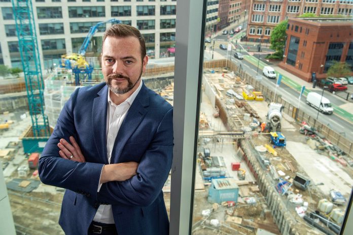 earnings for tradespeople, construction,