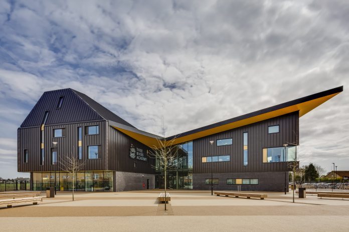 03_IMG_9269_enf_HUNDVEN-CLEMENTS_PHOTOGRAPHY Structural Insulated Panel Systems