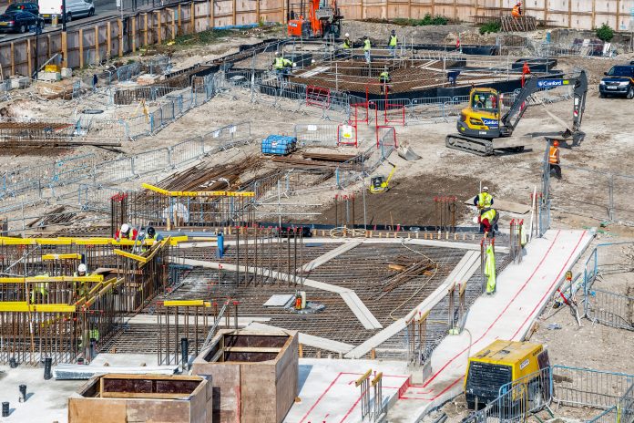 Unite calls for Covid-19 testing to protect construction workers © I Wei Huang Covid-19 testing, construction workers,