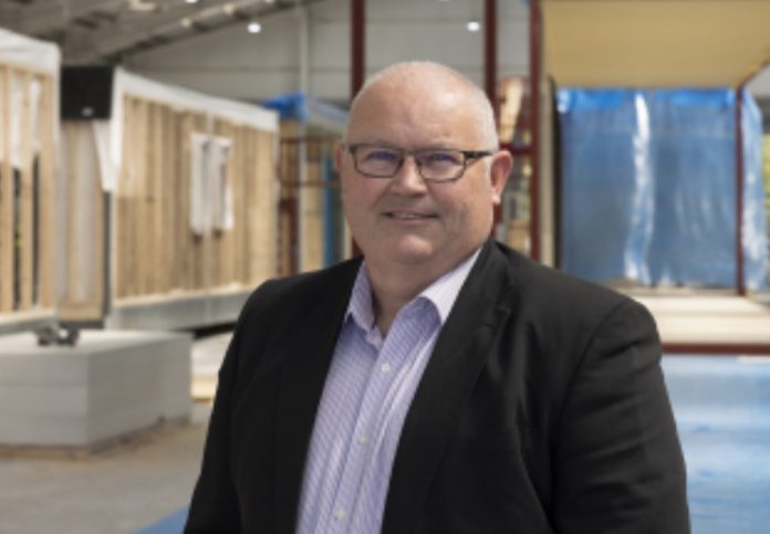 Martin Irvine, Premier modular