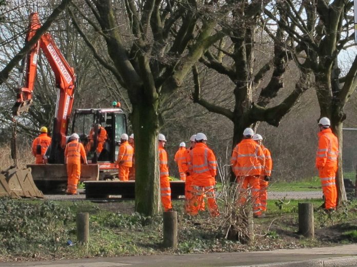 GMB lands deal to unionise 5,000 HS2 workers unionise hs2 workers