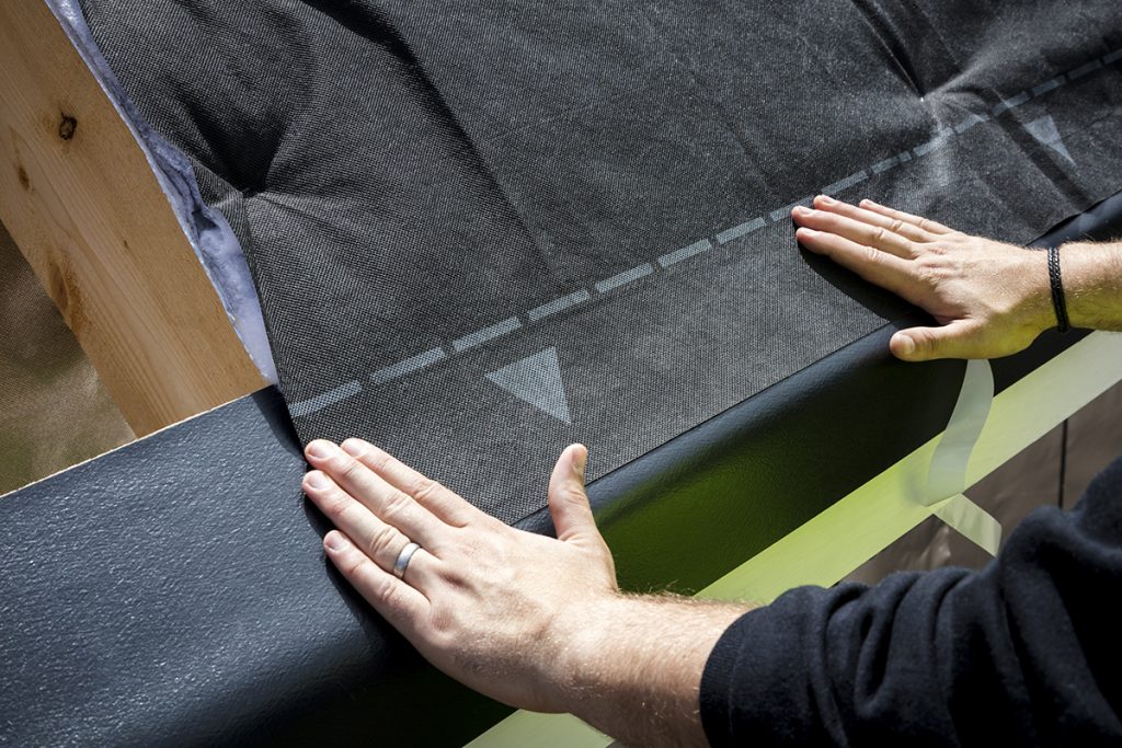 Insulating breather membrane