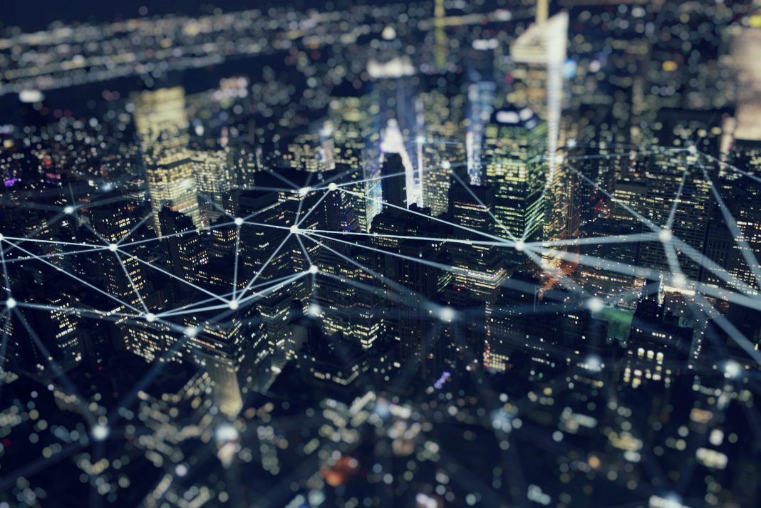 dreamstime_xxl_142755024 women in digital construction