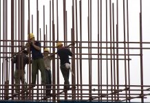 An introduction to construction management with Elecosoft construction workers on site