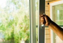 A behind-the-scenes look at Selectaglaze manufacturing Plastic windows