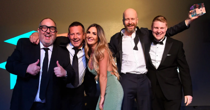 Building Innovation Awards 2022 Re-flow team awarding TrustMgt