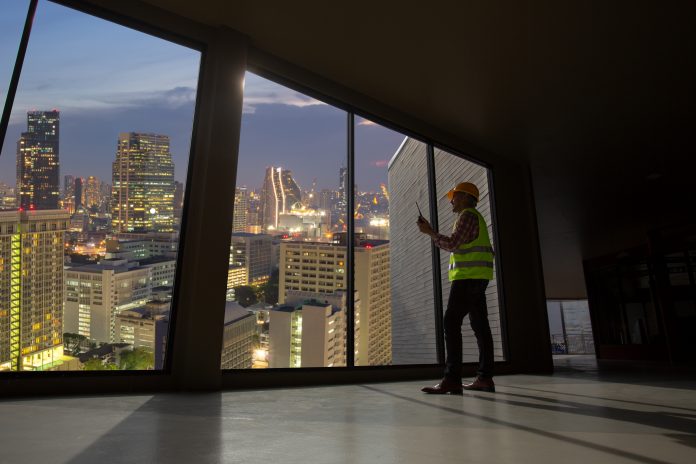 dreamstime_xxl_123903970 engineer dermonstrating building safety act