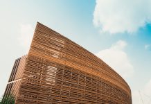 Using digital tools to calculate the environmental impact of sustainable building materials sustainable building materials