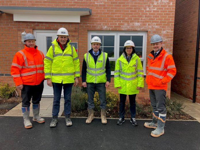 NHBC hosts Bill Esterson MP at David Wilson Homes’ Sundial Place development