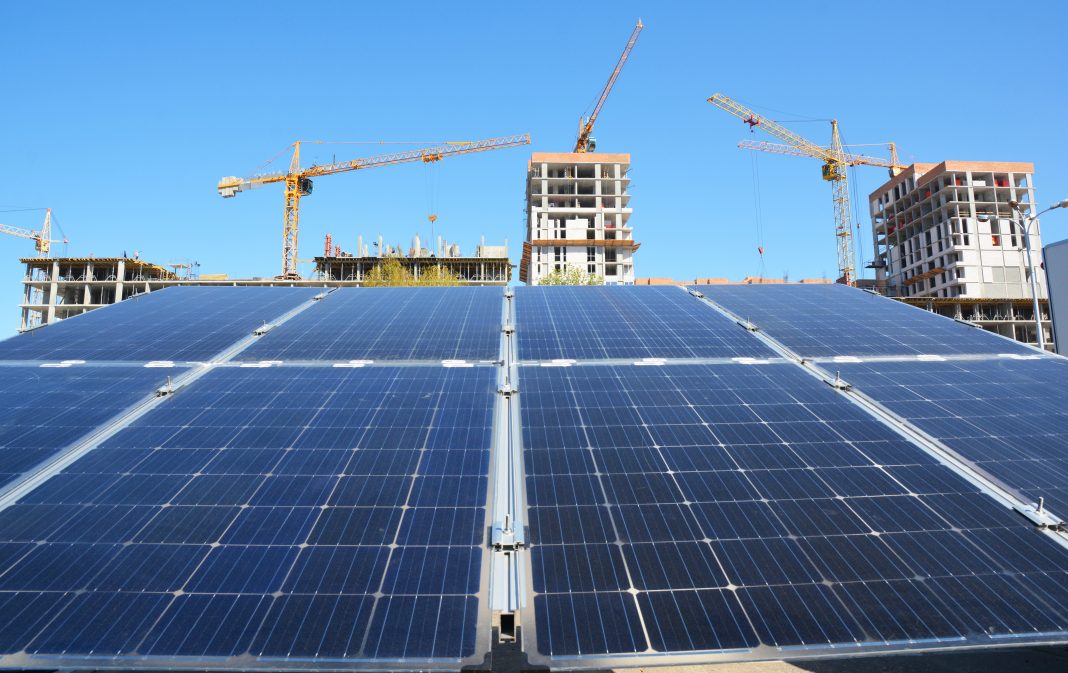 A new report from the British Property Federation and JLL has indentified some of the key challeneges in decarbonising the property sector