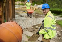 UK relaxes visa rules for foreign construction workers amid skills shortage Foreign construction workers - construction workers on site