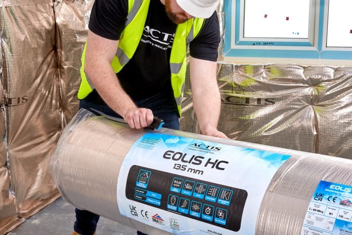 Using Eolis HC- a two-in-one reflective insulation with an integrated vapour barrier - is twice as quick as using traditional alternatives