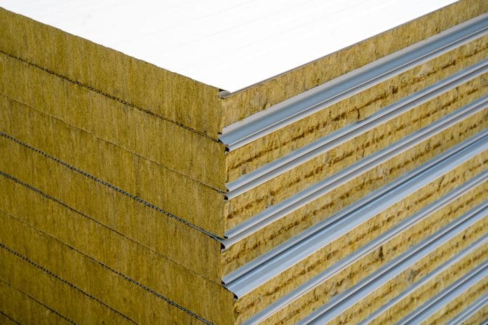 Insulating panels for industrial building