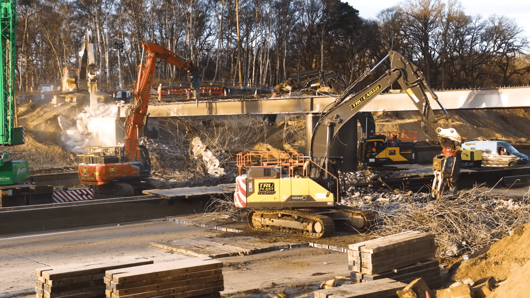 Tru7 Group has released footage of the M25 orbital bridge demolition, which reopened eight hours ahead of schedule 