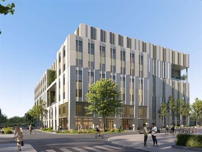 A planned £300m cancer research hospital in Cambridge has been the cause of water scarcity concerns from the Environmental Agency and campaigners