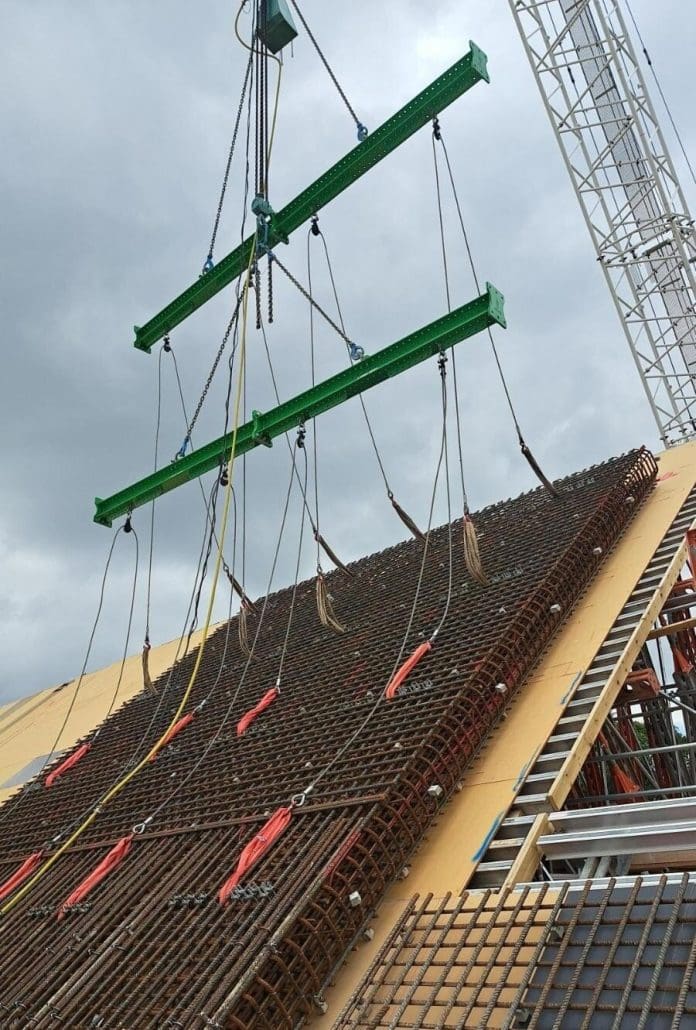 Sunbelt's lifting beam, the M180D