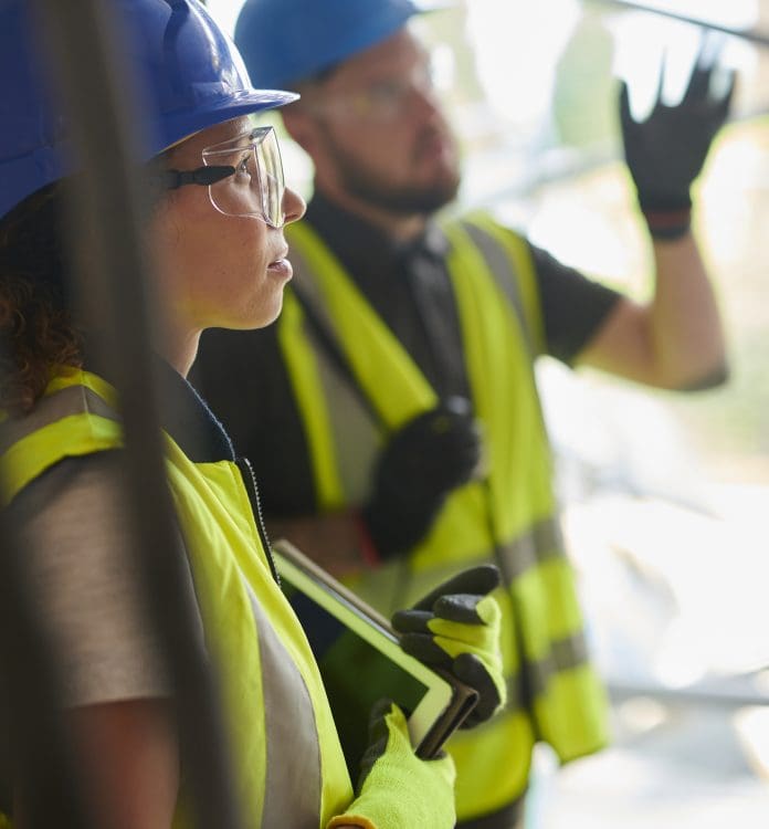 contractor chatting to architect