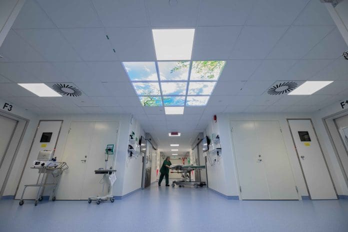 Credit Vanguard Healthcare Solutions - Modular Surgical Suite Modular surgical suite, representing construction productivity