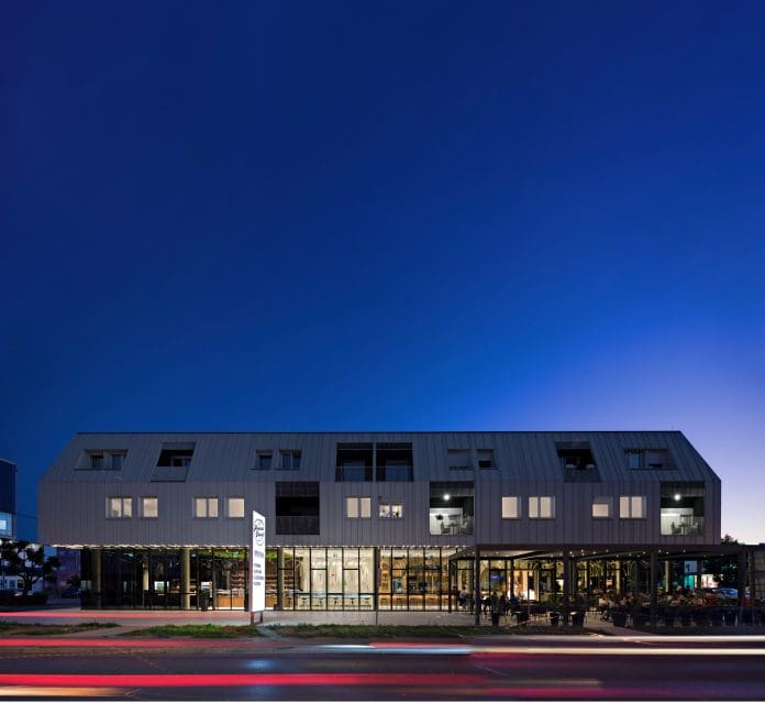 Through a fully digital, openBIM-based workflow, the project team delivered a modern retail space that blends seamlessly into its surroundings