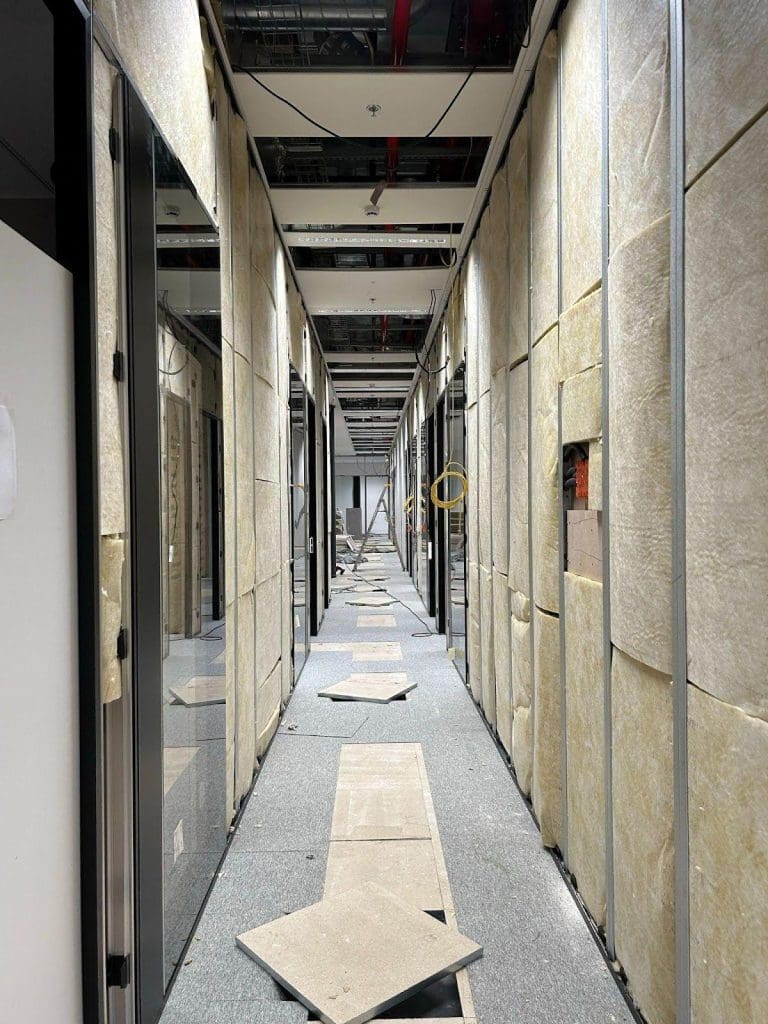 Office partition walls that will be reused by Drastic project'sFrench Demonstrator