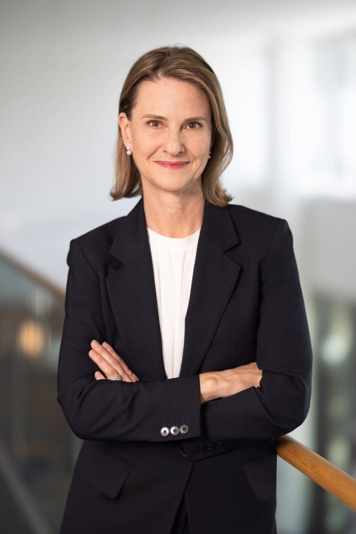 Portrait of Susanne Seitz, CEO of Siemens Buildings Smart Infrastructure