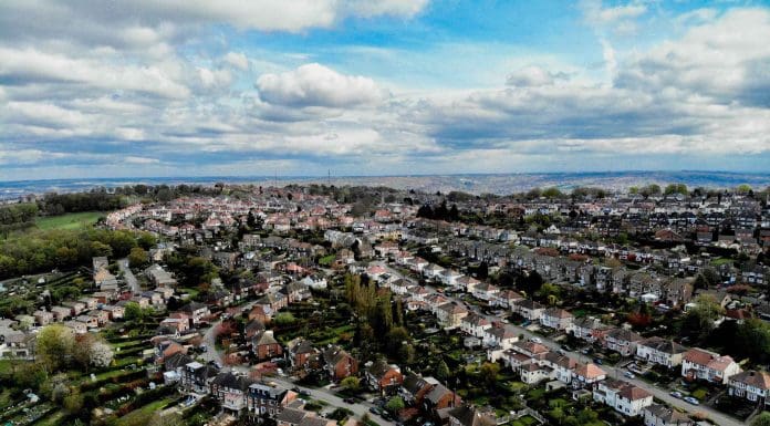 Is the retrofit sector on track to achieve its target of 250,000 new workers by 2028.