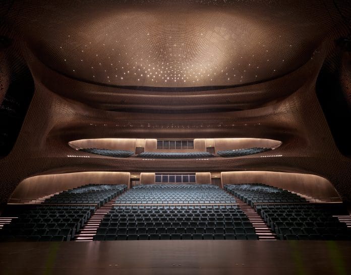 02_ZHA_Songshan Lake Exhibition and Performance Center_Photo by Virgile Simon Bertrand Inside the Songshan Lake cultural centre