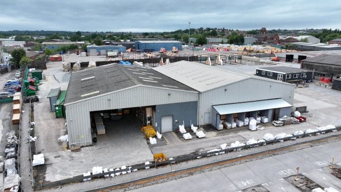 blog-logistics-warehouse Aerial shot of a logistics warehouse